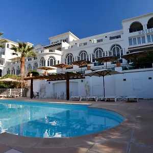 https://auberge-de-la-calanque.fr-provencehotel.com